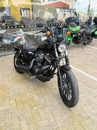 HARLEY-DAVIDSON SPORTSTER XL 883N IRON 